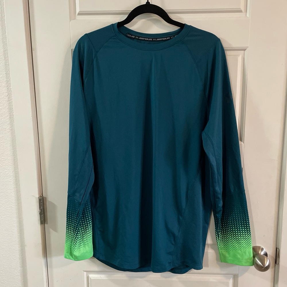 Under Armour T-Shirt Green Men's Large Sleeve Forforescent Design Size LG
